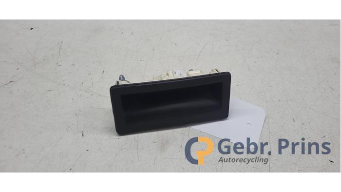 Tailgate exterior handle