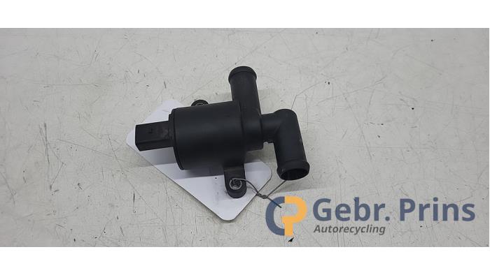 Begagnade Extra vattenpump Audi A4 Avant (B8) 1.8 TFSI 16V Pris € 20,00 Marginaltabell erbjuds av Autorec. Gebr. Prins b.v.