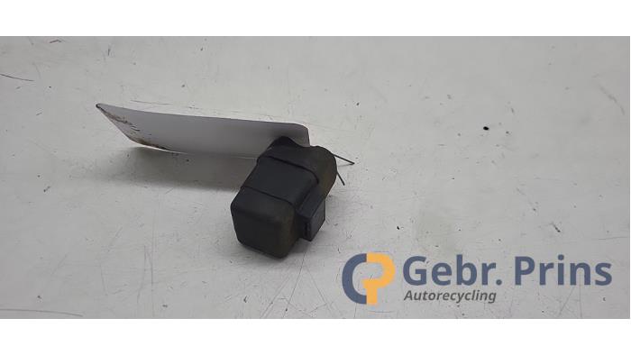 Begagnade Relä Suzuki Grand Vitara I (FT/GT/HT) 2.0 TDi II Pris € 10,00 Marginaltabell erbjuds av Autorec. Gebr. Prins b.v.