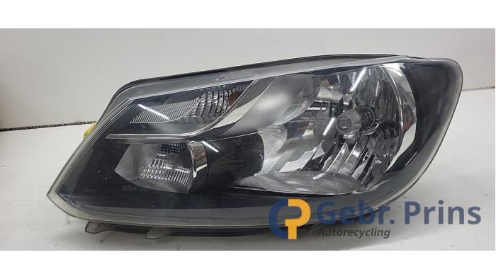 Używane Reflektor lewy Volkswagen Caddy III (2KA,2KH,2CA,2CH) 2.0 TDI 16V Cena € 121,00 Z VAT oferowane przez Autorec. Gebr. Prins b.v.