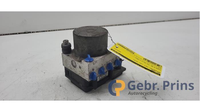 Usagé Pompe ABS Mitsubishi Colt (Z2/Z3) 1.1 12V Prix € 40,00 Règlement à la marge proposé par Autorec. Gebr. Prins b.v.