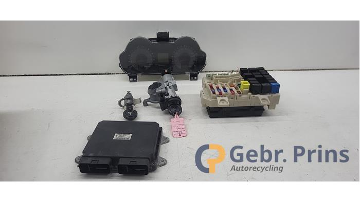 Used Ignition lock + computer Mitsubishi Colt (Z2/Z3) 1.1 12V Price € 100,00 Margin scheme offered by Autorec. Gebr. Prins b.v.