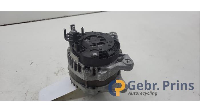 Dynamo d'un Nissan Micra (K14) 0.9 IG-T 12V 2018
