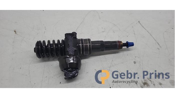 Usagé Injecteurs Volkswagen Caddy Combi III (2KB,2KJ) 1.9 TDI Prix € 60,50 Prix TTC proposé par Autorec. Gebr. Prins b.v.