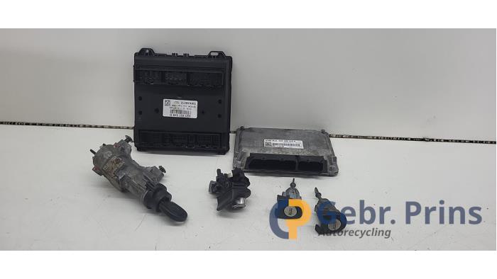 Used Ignition lock + computer Volkswagen Fox (5Z) 1.2 Price € 75,00 Margin scheme offered by Autorec. Gebr. Prins b.v.