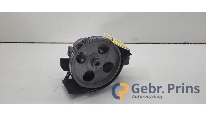 Usagé Pompe de direction Peugeot 206+ (2L/M) 1.4 XS Prix € 50,00 Règlement à la marge proposé par Autorec. Gebr. Prins b.v.
