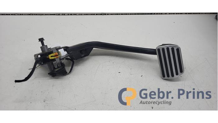 Używane Pedal hamulca Volvo S90 II 2.0 T5 16V Cena € 75,00 Procedura marży oferowane przez Autorec. Gebr. Prins b.v.
