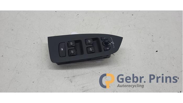 Usados Interruptor de ventanilla eléctrica Volvo S90 II 2.0 T5 16V Precio € 35,00 Norma de margen ofrecido por Autorec. Gebr. Prins b.v.