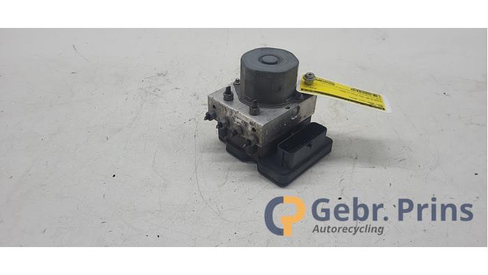 Usagé Pompe ABS Opel Adam 1.2 16V Prix € 60,00 Règlement à la marge proposé par Autorec. Gebr. Prins b.v.