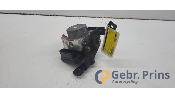 Usagé Bloc ABS Hyundai i10 (B5) 1.0 12V Prix € 75,00 Règlement à la marge proposé par Autorec. Gebr. Prins b.v.