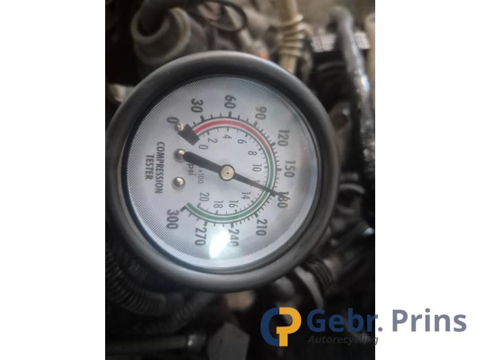 Motor van een Chevrolet Spark (M300) 1.0 16V Bifuel 2012