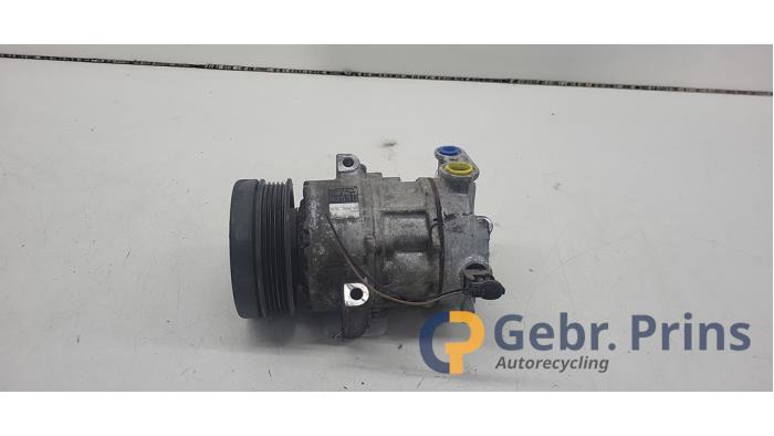Gebrauchte Klimapumpe Opel Corsa E 1.4 16V Preis € 100,00 Margenregelung angeboten von Autorec. Gebr. Prins b.v.