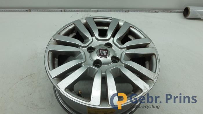 Używane Obrecz Fiat Punto III (199) 0.9 TwinAir Turbo 100 Cena € 50,00 Procedura marży oferowane przez Autorec. Gebr. Prins b.v.