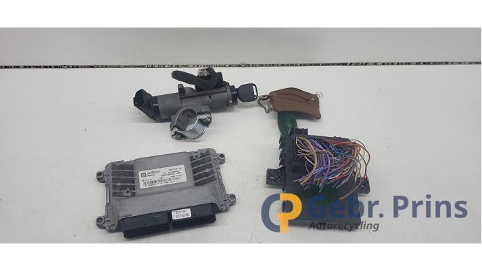 Used Ignition lock + computer Chevrolet Spark (M300) 1.0 16V Bifuel Price € 125,00 Margin scheme offered by Autorec. Gebr. Prins b.v.