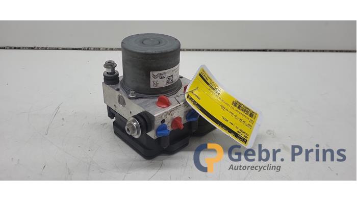 Begagnade ABS-pump Citroen C3 (SX/SW) 1.2 12V e-THP PureTech 110 Pris € 100,00 Marginaltabell erbjuds av Autorec. Gebr. Prins b.v.