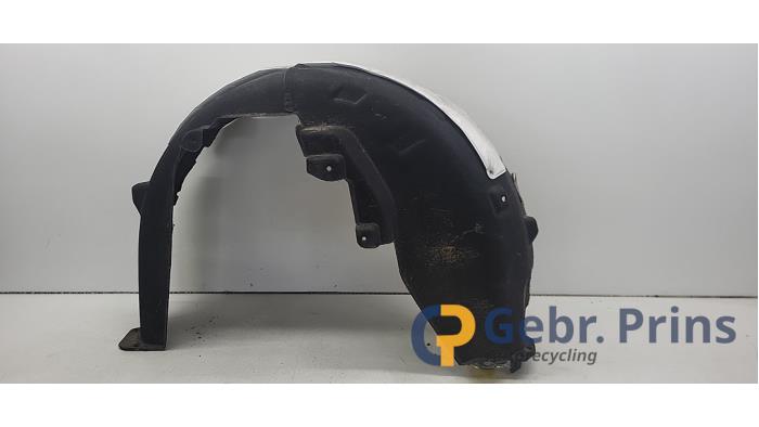 Używane Nadkole Volvo EX30 Single Motor Extended Range 69 kWh Cena € 100,00 Procedura marży oferowane przez Autorec. Gebr. Prins b.v.