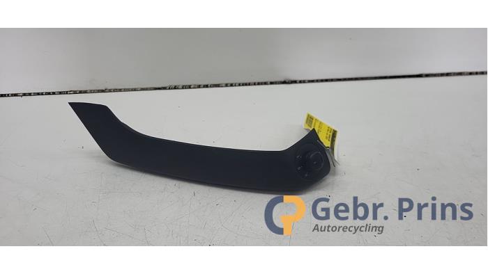 Usados Interruptor de retrovisor Volkswagen Polo V (6R) 1.2 TSI 16V BlueMotion Technology Precio € 20,00 Norma de margen ofrecido por Autorec. Gebr. Prins b.v.