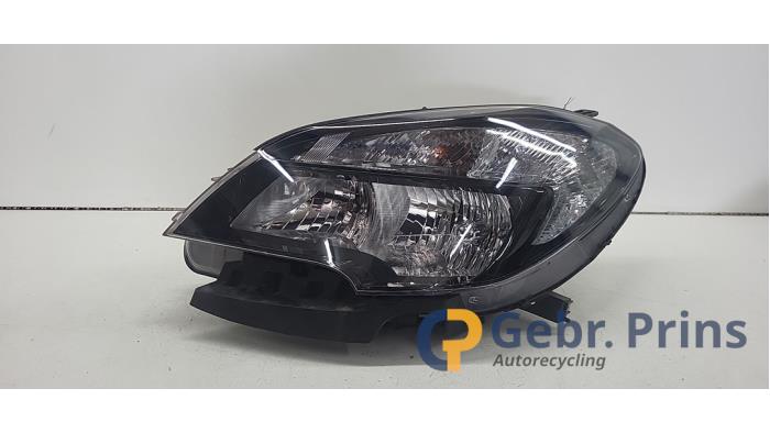 Używane Reflektor lewy Opel Mokka/Mokka X 1.4 Turbo 16V 4x2 Cena € 200,00 Procedura marży oferowane przez Autorec. Gebr. Prins b.v.