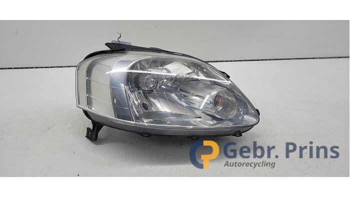 Używane Reflektor prawy Volkswagen Fox (5Z) 1.2 Cena € 25,00 Procedura marży oferowane przez Autorec. Gebr. Prins b.v.