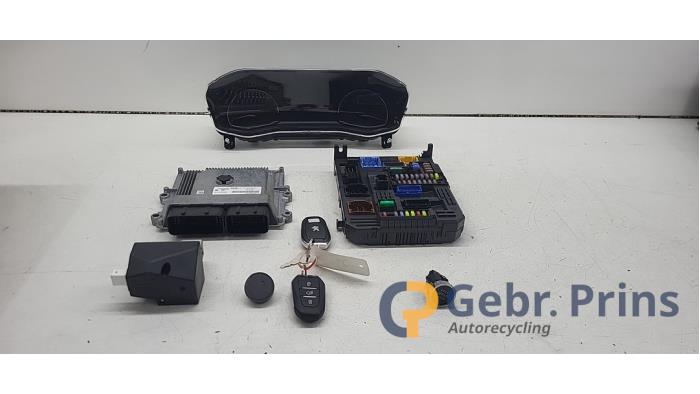 Used Ignition lock + computer Peugeot 2008 (UD/UK/UR/US/UX) 1.2 VTi 12V PureTech 130 Price € 250,00 Margin scheme offered by Autorec. Gebr. Prins b.v.