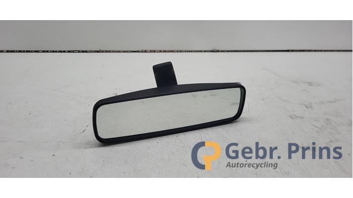 Usados Retrovisor interior Nissan Micra (K14) 1.0 IG-T 100 Precio € 25,00 Norma de margen ofrecido por Autorec. Gebr. Prins b.v.