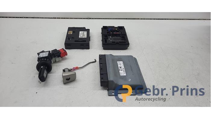 Used Ignition lock + computer Nissan Micra (K14) 1.0 IG-T 100 Price € 225,00 Margin scheme offered by Autorec. Gebr. Prins b.v.