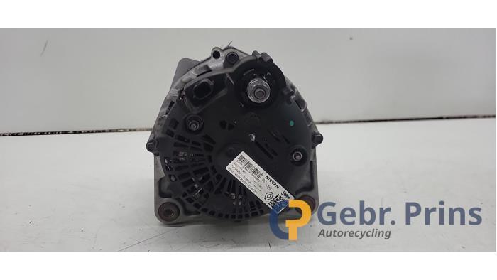 Dynamo van een Nissan Micra (K14) 1.0 IG-T 100 2021
