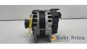 Dynamo van een Nissan Micra (K14) 1.0 IG-T 100 2021