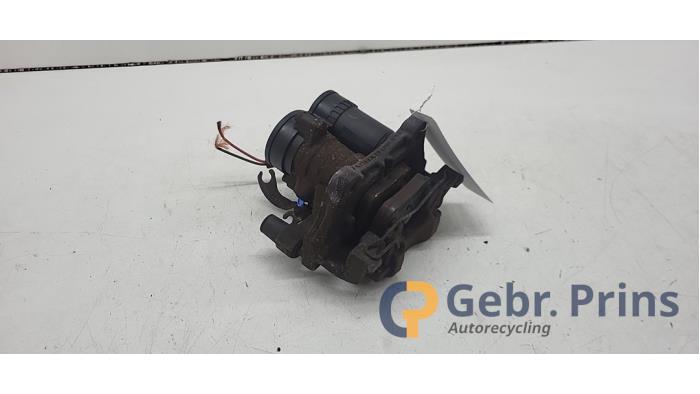 Gebrauchte Bremszange links hinten Landrover Discovery Sport (LC) 2.0 Si4 16V Preis € 50,00 Margenregelung angeboten von Autorec. Gebr. Prins b.v.