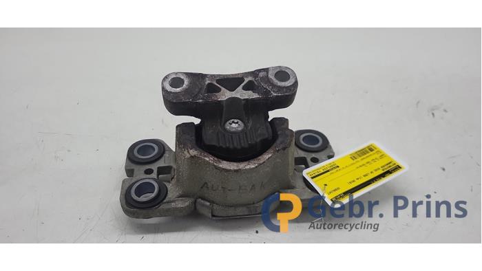 Used Engine mount Landrover Discovery Sport (LC) 2.0 Si4 16V Price € 50,00 Margin scheme offered by Autorec. Gebr. Prins b.v.