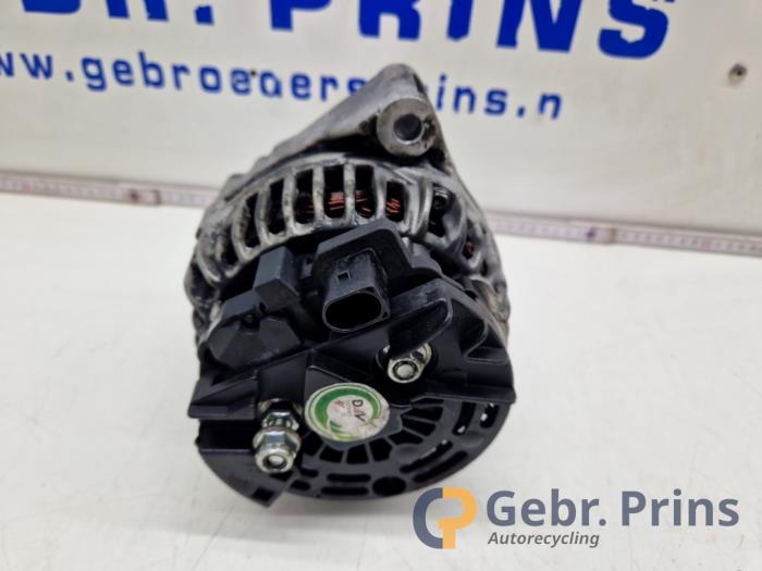 Dynamo van een Mercedes-Benz C Combi (S203) 2.6 C-240 18V 2001