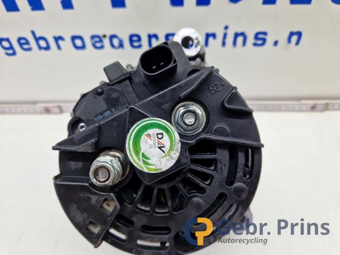 Dynamo van een Mercedes-Benz C Combi (S203) 2.6 C-240 18V 2001