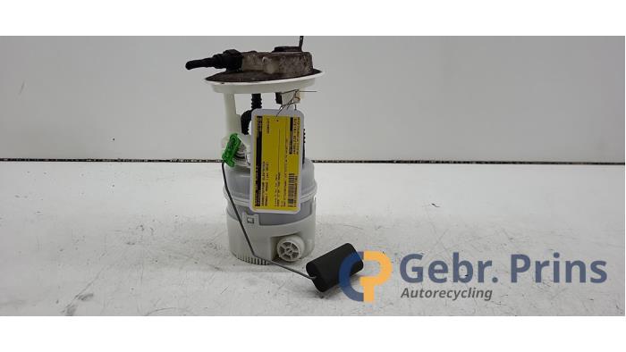Gebrauchte Kraftstoffpumpe Elektrisch Renault Modus/Grand Modus (JP) 1.6 16V Preis € 40,00 Margenregelung angeboten von Autorec. Gebr. Prins b.v.