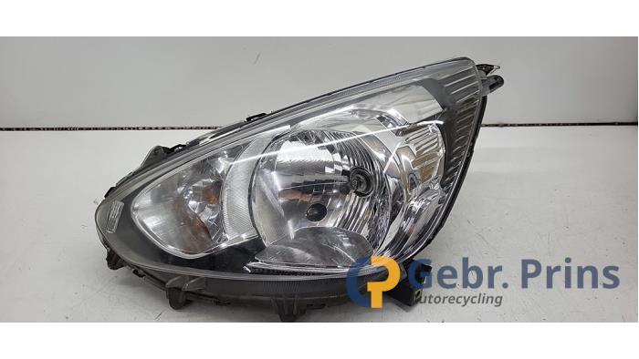 Używane Reflektor lewy Mitsubishi Space Star (A0) 1.2 12V Cena € 100,00 Procedura marży oferowane przez Autorec. Gebr. Prins b.v.