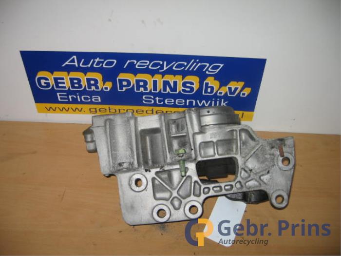Gearbox mount Nissan Qashqai 2.0 dCi Autorec. Gebr. Prins b.v.
