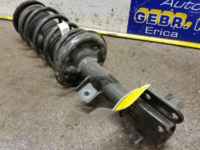 Used Chevrolet Spark 1.0 16V Bifuel Front shock absorber rod, right ...