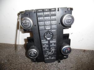 Usados Panel de control de calefacción Volvo C30 (EK/MK) 1.6 D 16V Precio € 30,00 Norma de margen ofrecido por Autorec. Gebr. Prins b.v.