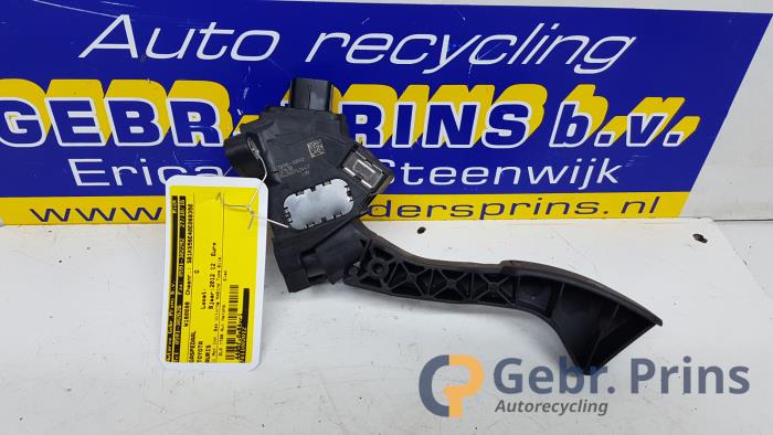 Używane Pedal gazu Toyota Auris (E15) 1.8 16V HSD Full Hybrid Cena € 30,00 Procedura marży oferowane przez Autorec. Gebr. Prins b.v.