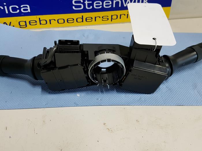 Steering column stalk from a Toyota Avensis 2011