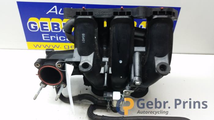 Używane Kolektor dolotowy Suzuki Celerio (LF) 1.0 12V Cena € 75,00 Procedura marży oferowane przez Autorec. Gebr. Prins b.v.