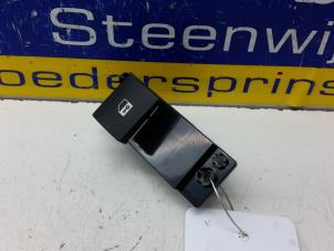 Used Central locking switch Kia Venga 1.4 CVVT 16V Price € 20,00 Margin scheme offered by Autorec. Gebr. Prins b.v.