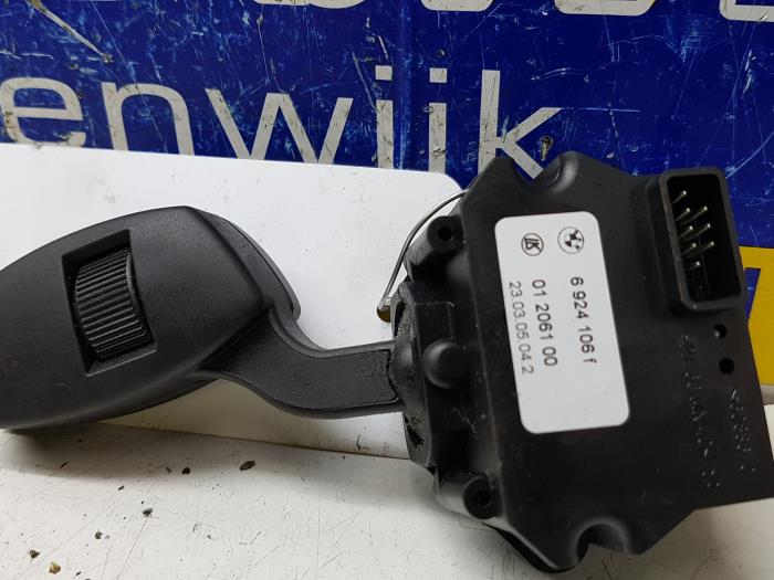 Wiper switch from a BMW 5 serie (E60) 530d 24V 2005