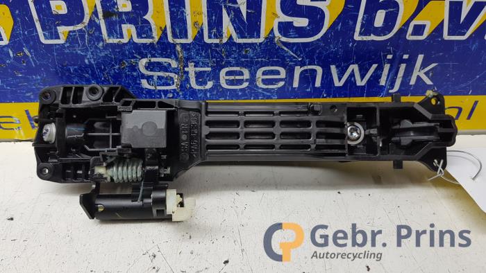 Front door handle 4-door, right Suzuki Celerio 1.0 12V Dualjet