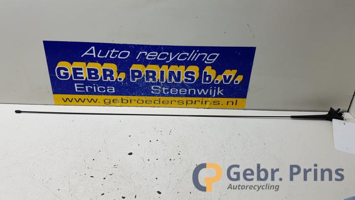 Używane Antena Suzuki Celerio (LF) 1.0 12V Dualjet Cena € 15,00 Procedura marży oferowane przez Autorec. Gebr. Prins b.v.