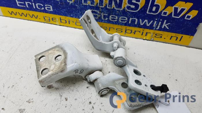 Gebrauchte Scharnier- Set Peugeot Partner (GC/GF/GG/GJ/GK) 1.6 HDI 90 Preis € 24,20 Mit Mehrwertsteuer angeboten von Autorec. Gebr. Prins b.v.