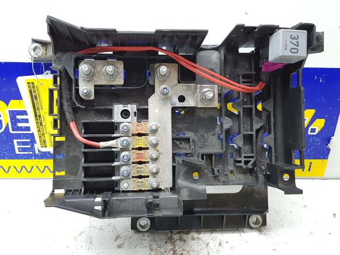 Fuse box from a Audi Q7 2008
