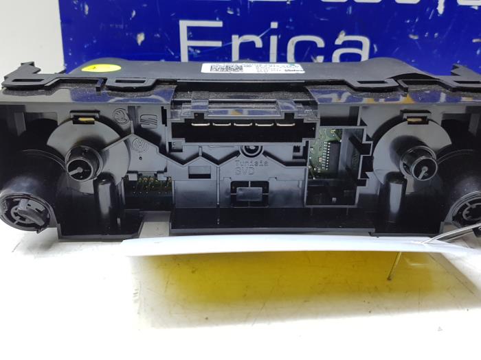 Panel de control de calefacción de un Volkswagen Polo V (6R) 1.2 TSI 16V BlueMotion Technology 2016