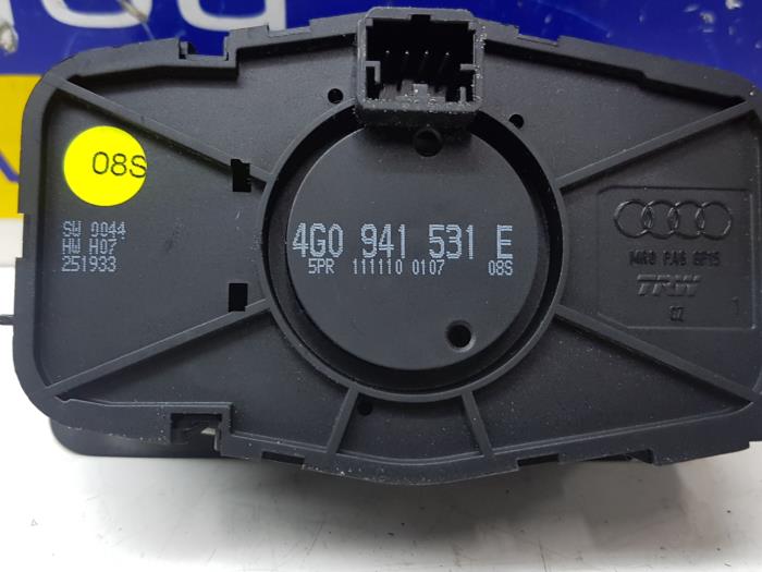 Interruptor de luz de un Audi A7 Sportback (4GA/4GF) 3.0 TDI V6 24V Quattro 2011