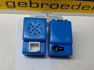 Used Alarm relay Hyundai i10 (F5) 1.0i 12V Price € 10,00 Margin scheme offered by Autorec. Gebr. Prins b.v.
