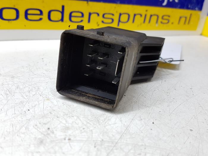 Glow plug relay Citroen Jumper 2.2 HDi 120 Euro 4 0281003039